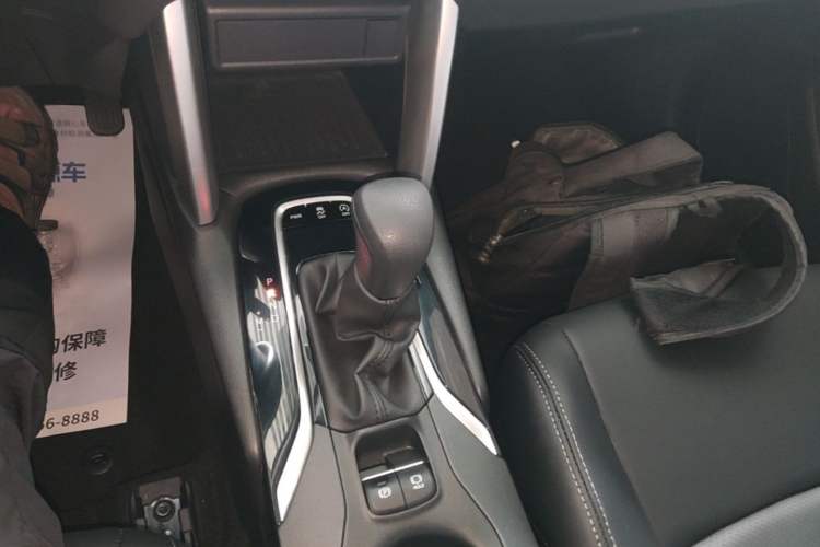 Used Toyota FRONTLANDER 2022 2.0L CVT Elite Edition Gear Lever