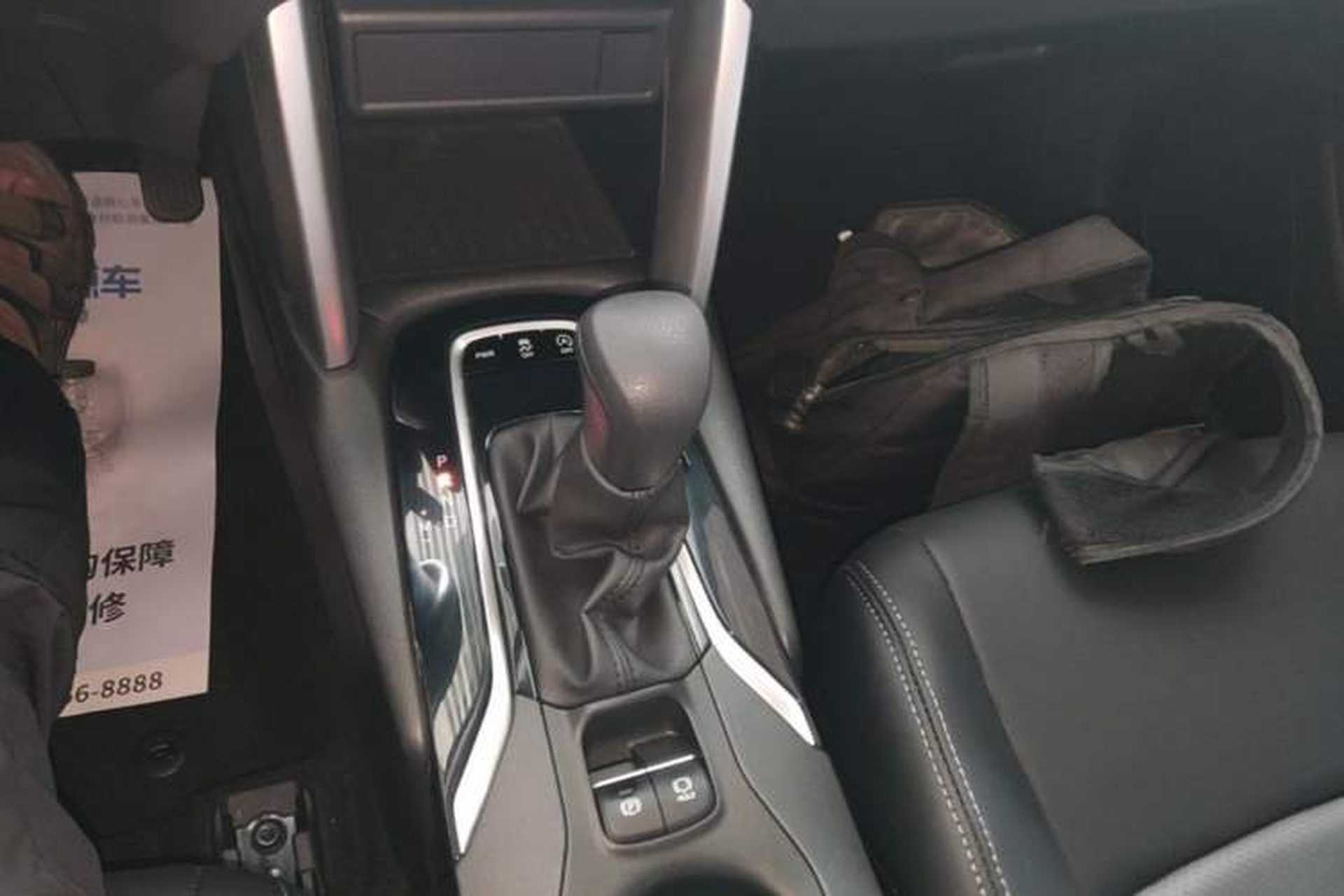 Used Toyota FRONTLANDER 2022 2.0L CVT Elite Edition Gear Lever