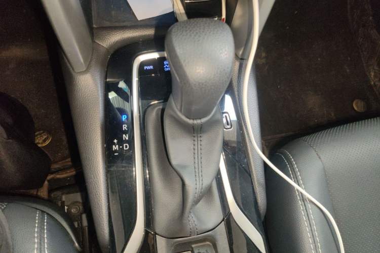 Used Toyota FRONTLANDER 2022 2.0L CVT Luxury PLUS Edition Gear Lever