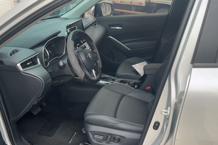 Used Toyota FRONTLANDER 2022 2.0L CVT Luxury PLUS Edition Interior 3