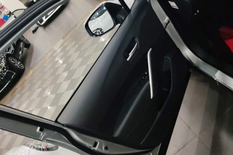 Used Toyota FRONTLANDER 2022 2.0L CVT Luxury Edition Interior 7