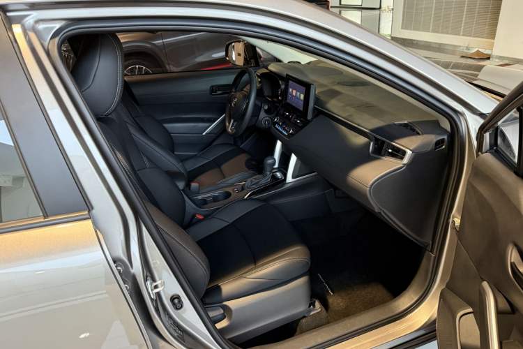 Used Toyota FRONTLANDER 2022 2.0L CVT Elite Edition Interior 8