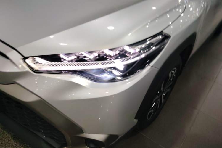 Used Toyota FRONTLANDER 2022 2.0L CVT Luxury Edition Left Front Headlight