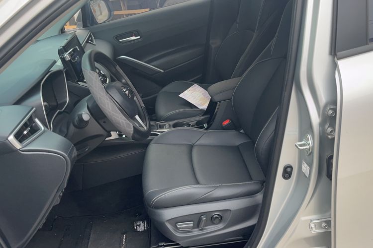 Used Toyota FRONTLANDER 2022 2.0L CVT Luxury PLUS Edition Left Front Seat