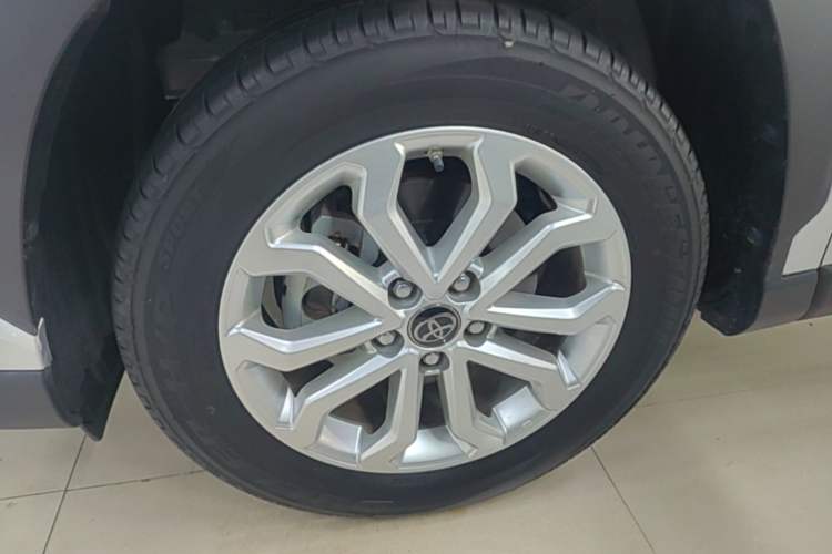 Used Toyota FRONTLANDER 2022 2.0L CVT Elite Edition Left Front Wheel Hub