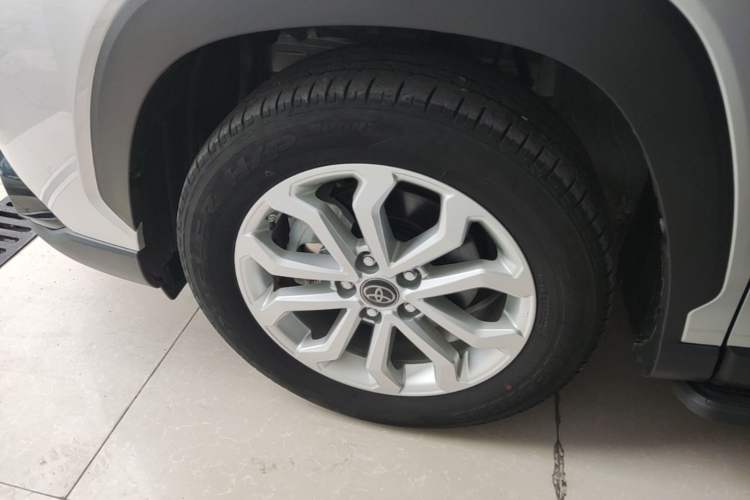 Used Toyota FRONTLANDER 2022 2.0L CVT Elite Edition Left Front Wheel Hub