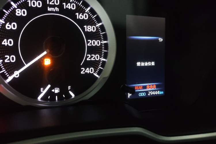Used Toyota FRONTLANDER 2022 2.0L CVT Luxury PLUS Edition Odometer Close Up