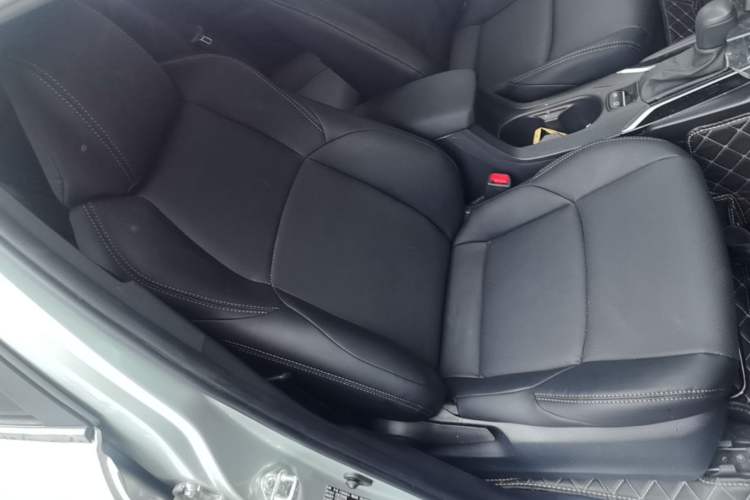 Used Toyota FRONTLANDER 2022 2.0L CVT Elite Edition Right Front Seat