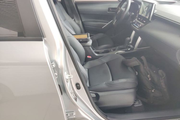Used Toyota FRONTLANDER 2022 2.0L CVT Elite Edition Right Front Seat