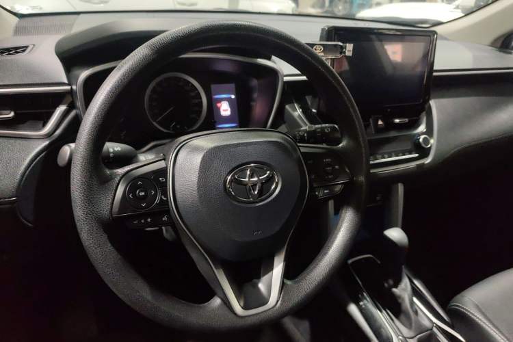 Used Toyota FRONTLANDER 2022 2.0L CVT Luxury PLUS Edition Steering Wheel