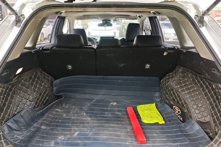 Used Toyota FRONTLANDER 2022 2.0L CVT Leading Edition Trunk