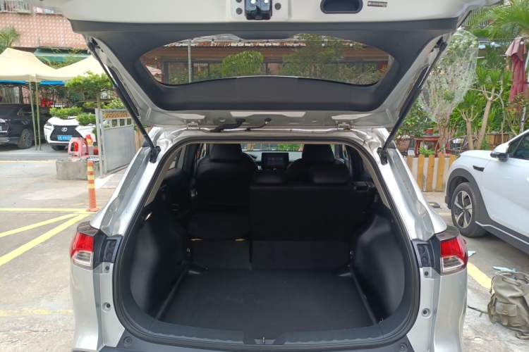Used Toyota FRONTLANDER 2022 2.0L CVT Elite Edition Trunk