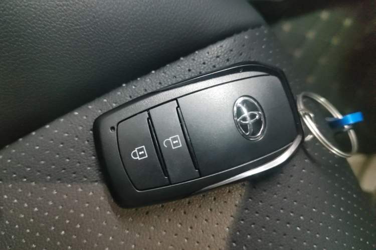 Used Toyota FRONTLANDER 2022 2.0L CVT Leading Edition Vehicle Key