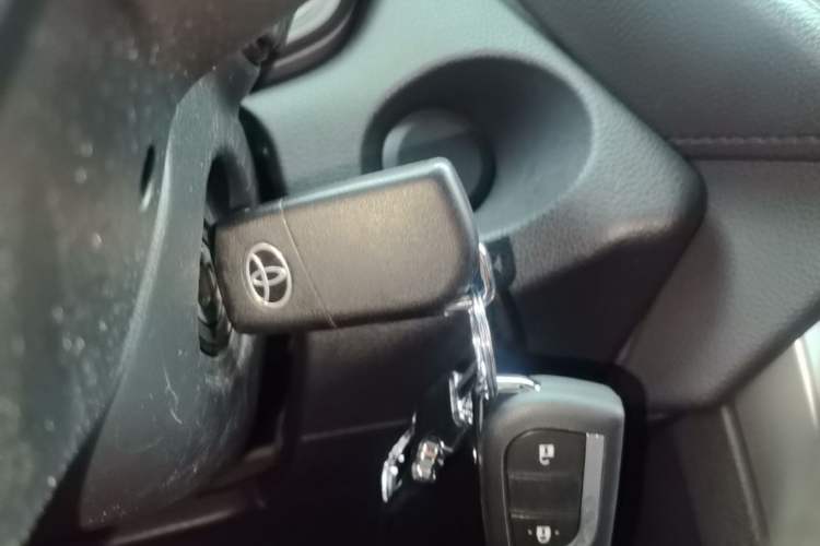 Used Toyota FRONTLANDER 2022 2.0L CVT Elite Edition Vehicle Key