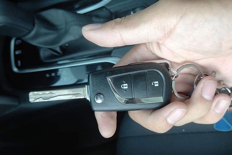Used Toyota FRONTLANDER 2022 2.0L CVT Elite Edition Vehicle Key