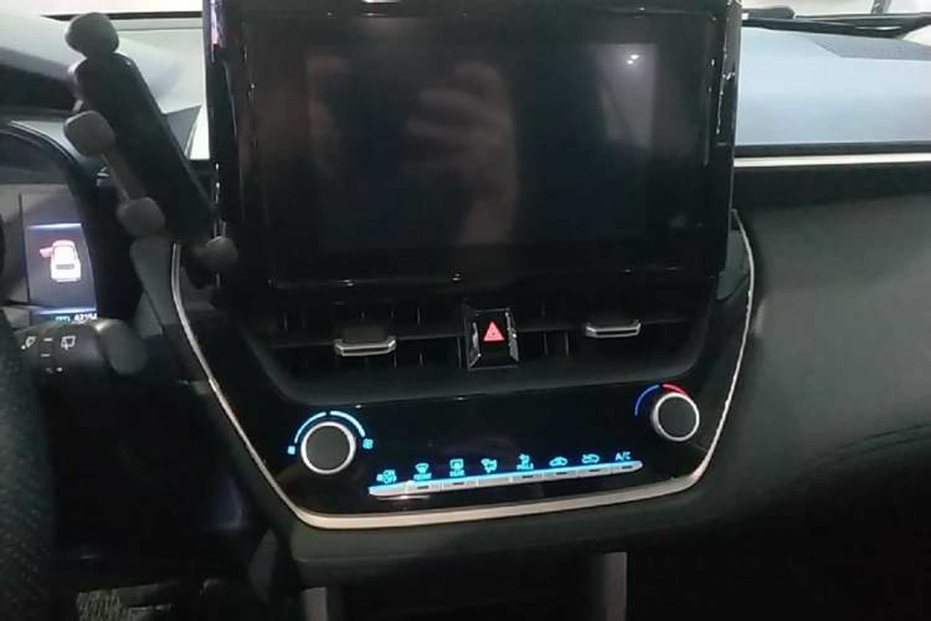 Used Toyota FRONTLANDER 2022 2.0L CVT Elite Edition Audio And AC Panel