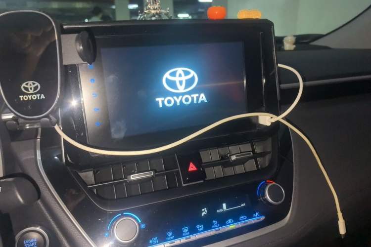 Used Toyota FRONTLANDER 2022 2.0L CVT Luxury Edition Audio And AC Panel