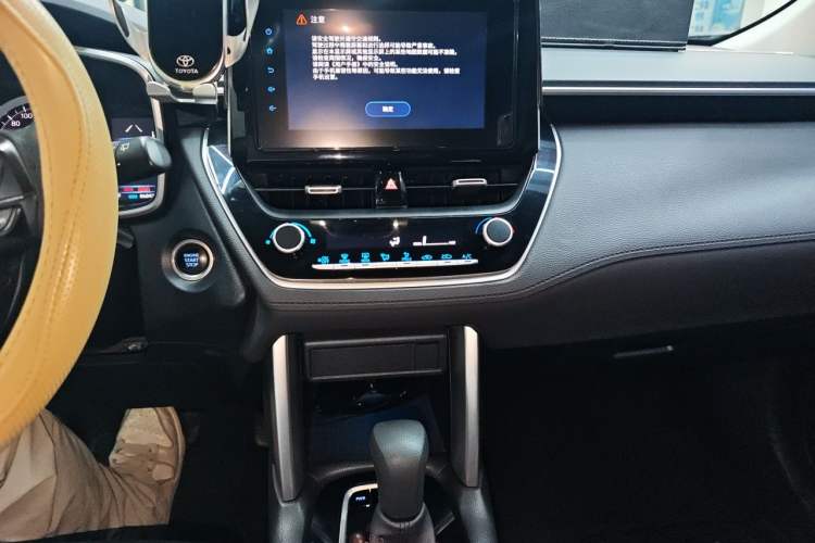 Used Toyota FRONTLANDER 2022 2.0L CVT Luxury Edition Audio And AC Panel