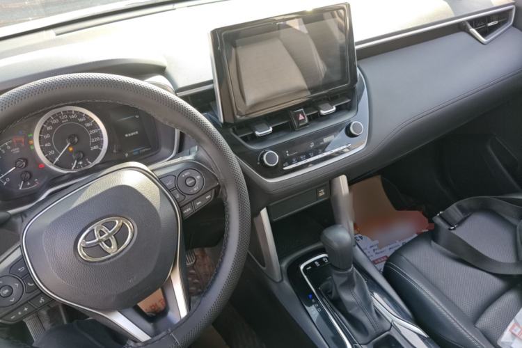 Used Toyota FRONTLANDER 2022 2.0L CVT Luxury PLUS Edition Center Console