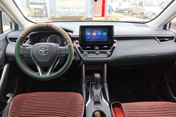 Used Toyota FRONTLANDER 2022 2.0L CVT Leading Edition Center Console
