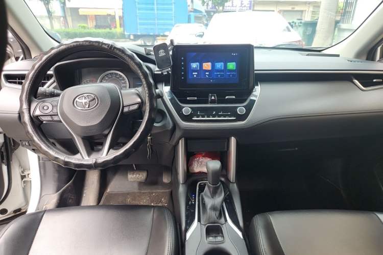 Used Toyota FRONTLANDER 2022 2.0L CVT Elite Edition Center Console