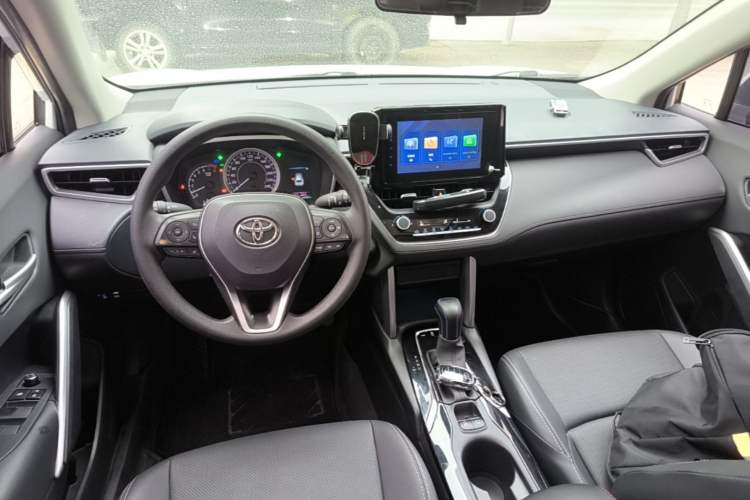 Used Toyota FRONTLANDER 2022 2.0L CVT Luxury Edition Center Console