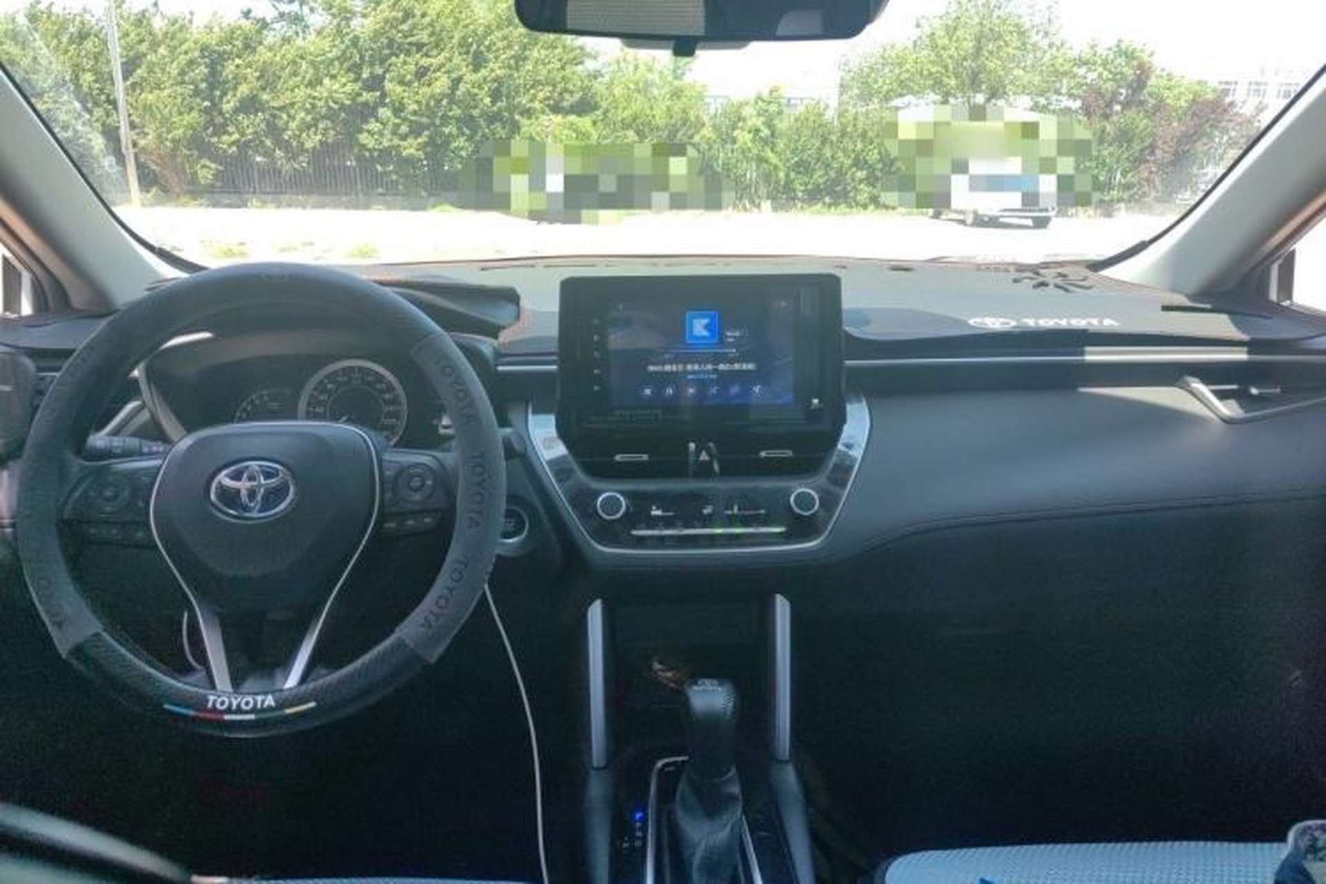 Used Toyota FRONTLANDER 2022 2.0L CVT Leading Edition Center Console