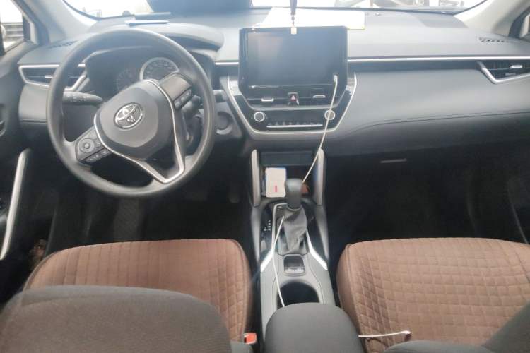Used Toyota FRONTLANDER 2022 2.0L CVT Elite Edition Center Console