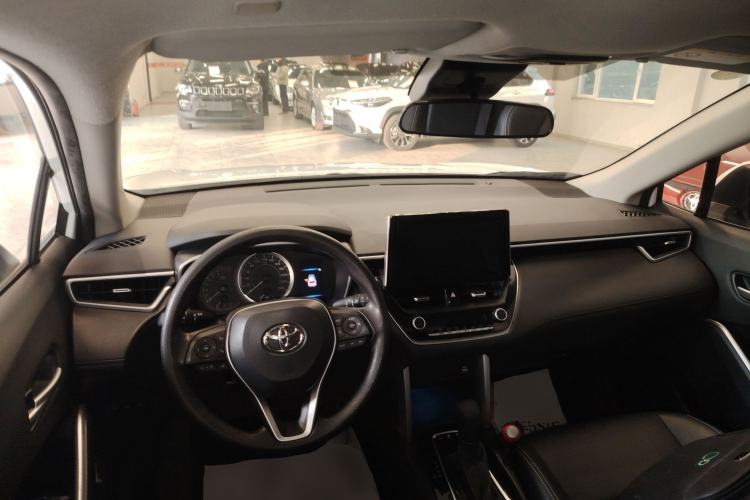 Used Toyota FRONTLANDER 2022 2.0L CVT Luxury PLUS Edition Center Console