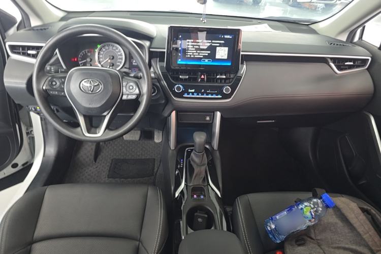 Used Toyota FRONTLANDER 2022 2.0L CVT Luxury PLUS Edition Center Console