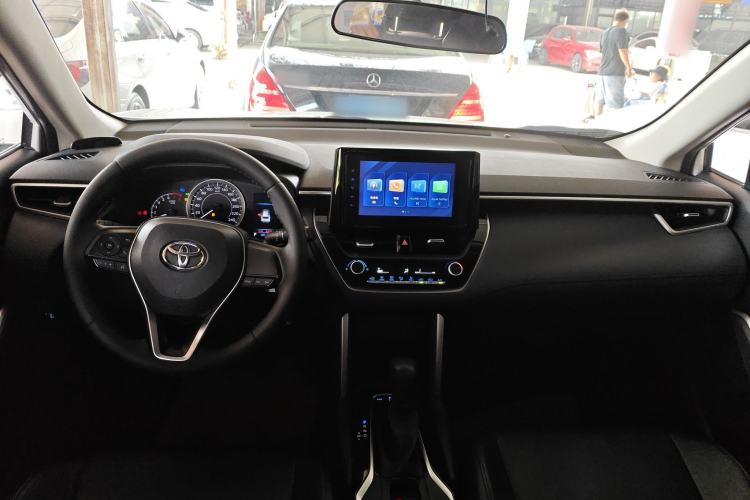 Used Toyota FRONTLANDER 2022 2.0L CVT Elite Edition Center Console