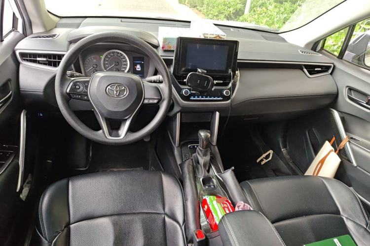 Used Toyota FRONTLANDER 2022 2.0L CVT Elite Edition Center Console