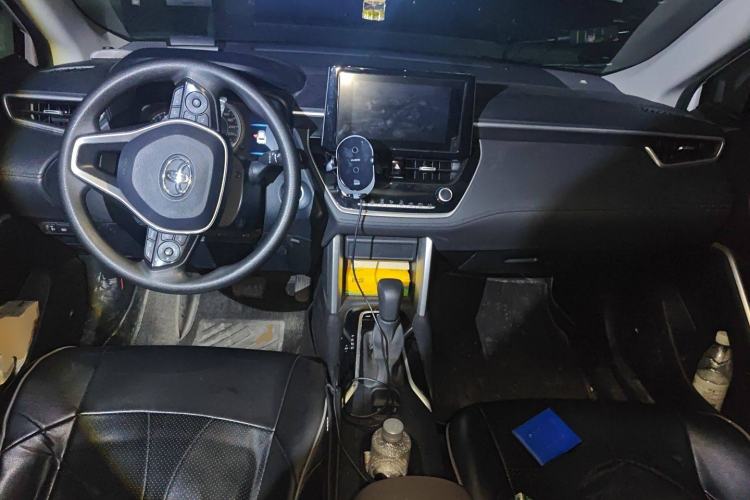 Used Toyota FRONTLANDER 2022 2.0L CVT Leading Edition Center Console