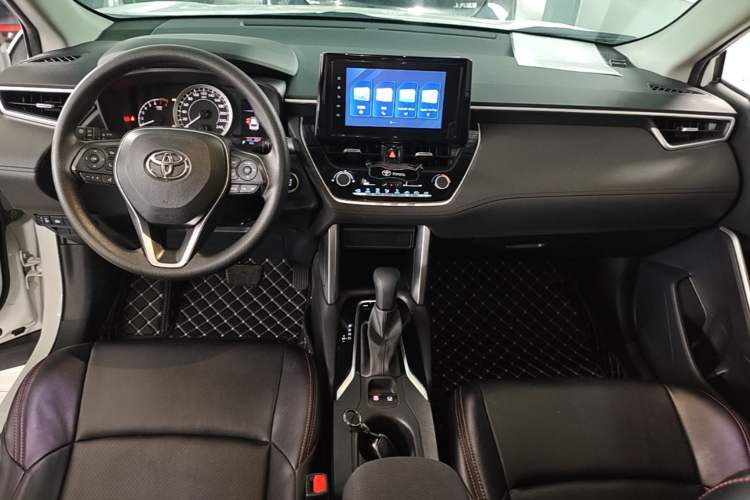 Used Toyota FRONTLANDER 2022 2.0L CVT Leading Edition Center Console