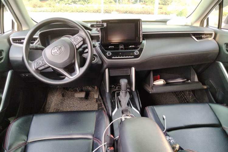 Used Toyota FRONTLANDER 2022 2.0L CVT Leading Edition Center Console