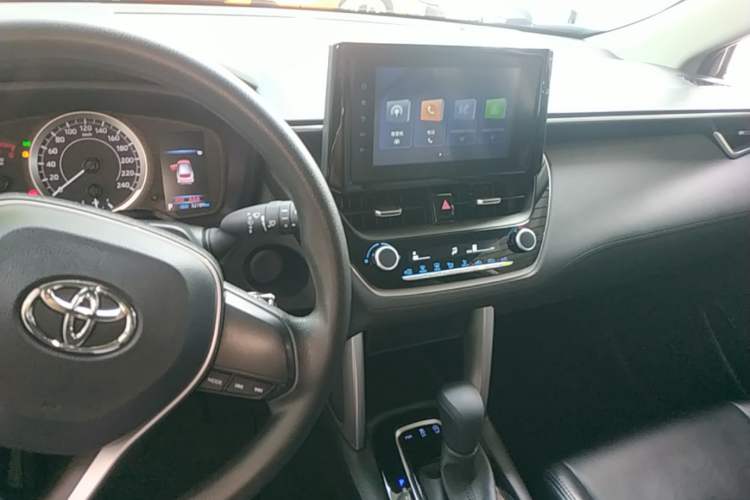 Used Toyota FRONTLANDER 2022 2.0L CVT Elite Edition Center Console