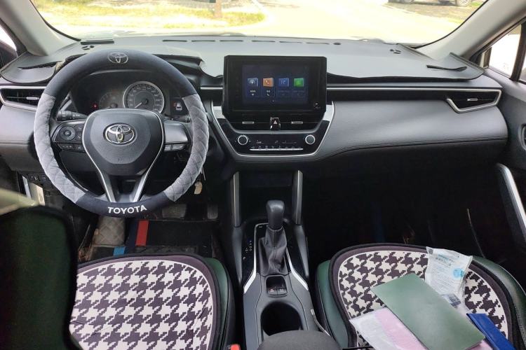 Used Toyota FRONTLANDER 2022 2.0L CVT Elite Edition Center Console