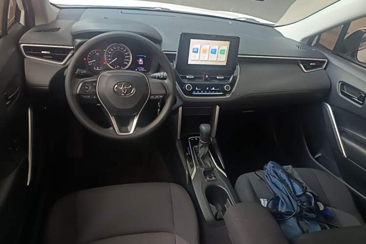 Used Toyota FRONTLANDER 2022 2.0L CVT Elite Edition Center Console