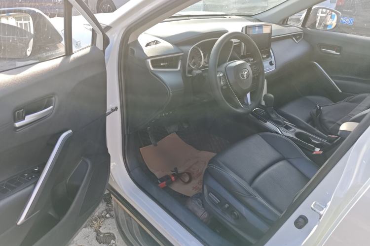 Used Toyota FRONTLANDER 2022 2.0L CVT Luxury PLUS Edition Driver Seat