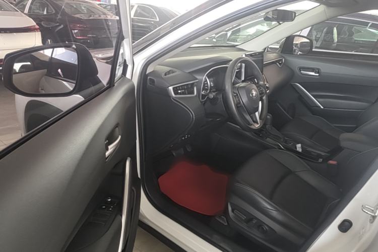 Used Toyota FRONTLANDER 2022 2.0L CVT Luxury PLUS Edition Driver Seat