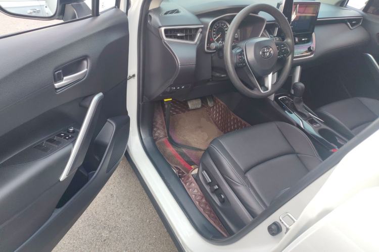 Used Toyota FRONTLANDER 2022 2.0L CVT Luxury Edition Driver Seat