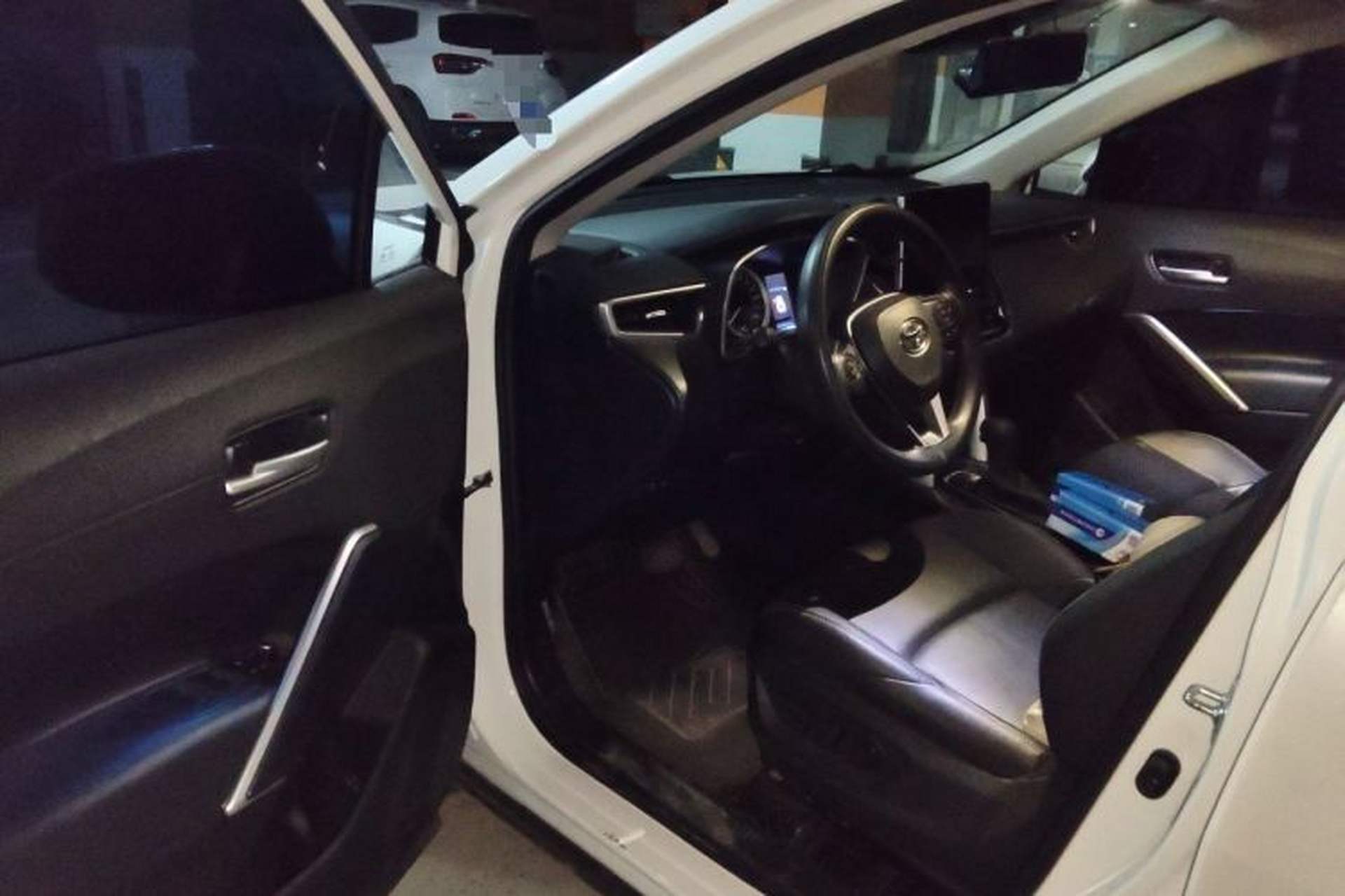 Used Toyota FRONTLANDER 2022 2.0L CVT Luxury Edition Driver Seat
