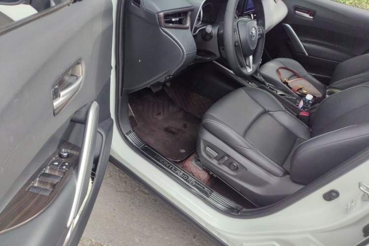 Used Toyota FRONTLANDER 2022 2.0L CVT Luxury Edition Driver Seat