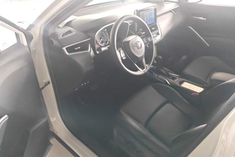Used Toyota FRONTLANDER 2022 2.0L CVT Luxury PLUS Edition Driver Seat