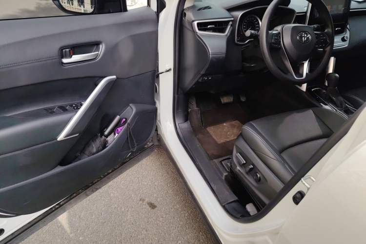 Used Toyota FRONTLANDER 2022 2.0L CVT Luxury Edition Driver Seat