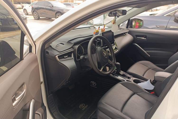 Used Toyota FRONTLANDER 2022 2.0L CVT Luxury Edition Driver Seat