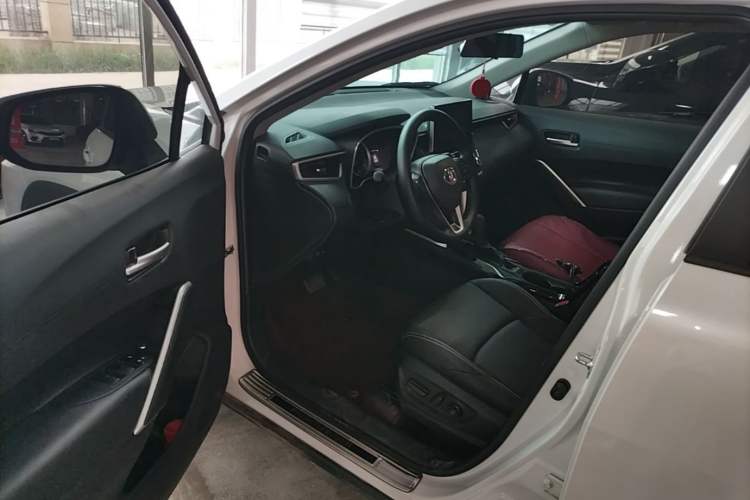 Used Toyota FRONTLANDER 2022 2.0L CVT Luxury Edition Driver Seat