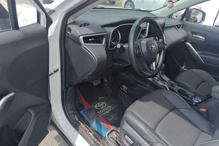 Used Toyota FRONTLANDER 2022 2.0L CVT Luxury Edition Driver Seat