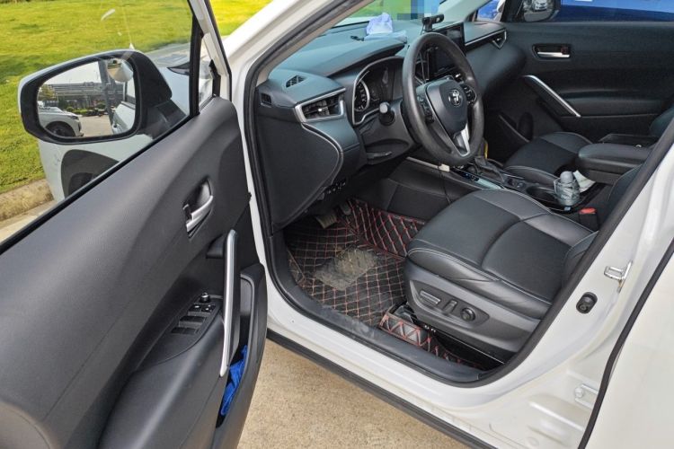 Used Toyota FRONTLANDER 2022 2.0L CVT Luxury Edition Driver Seat