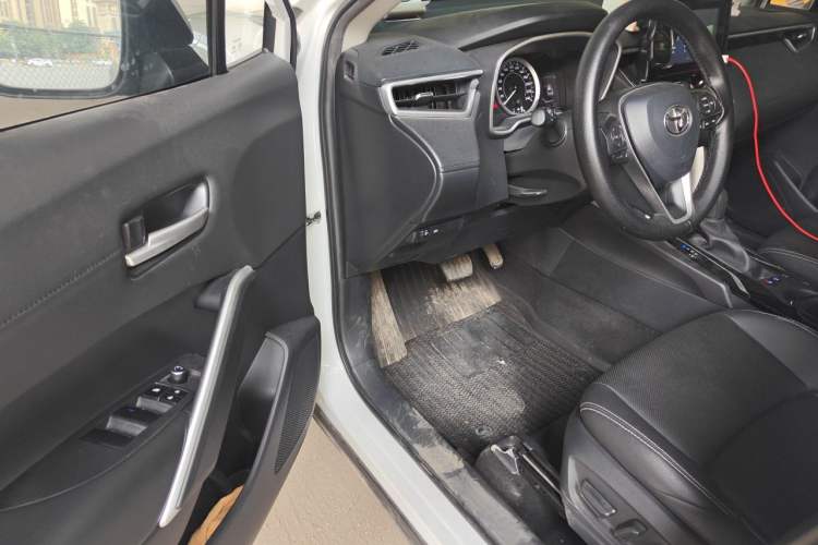 Used Toyota FRONTLANDER 2022 2.0L CVT Luxury Edition Driver Seat